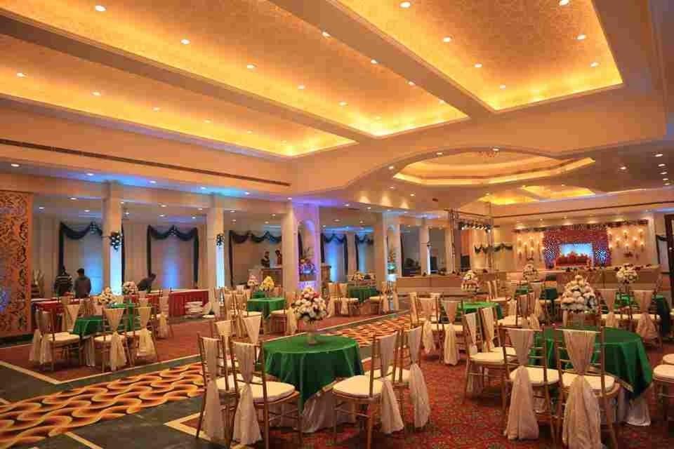 Hotel Executive Club Bareilly Esterno foto