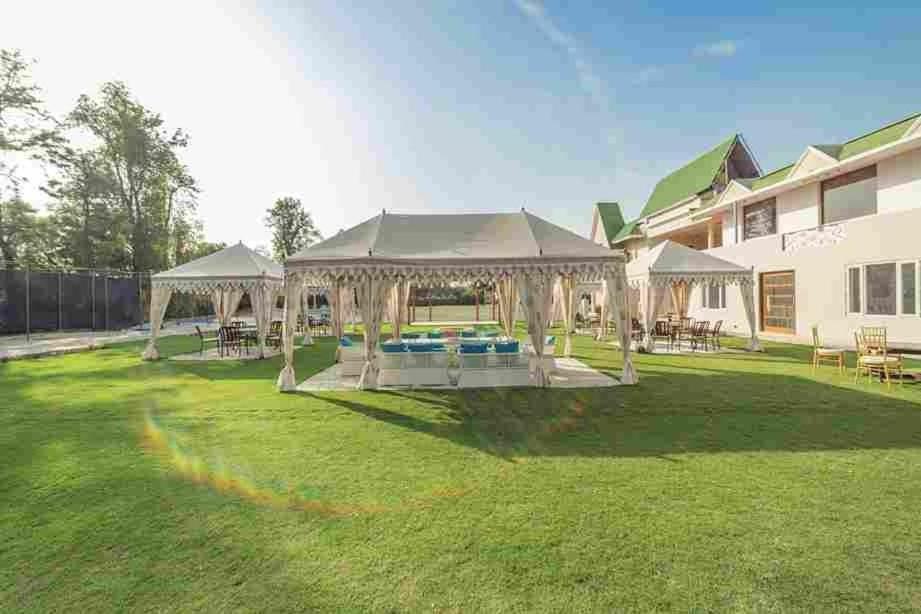 Hotel Executive Club Bareilly Esterno foto